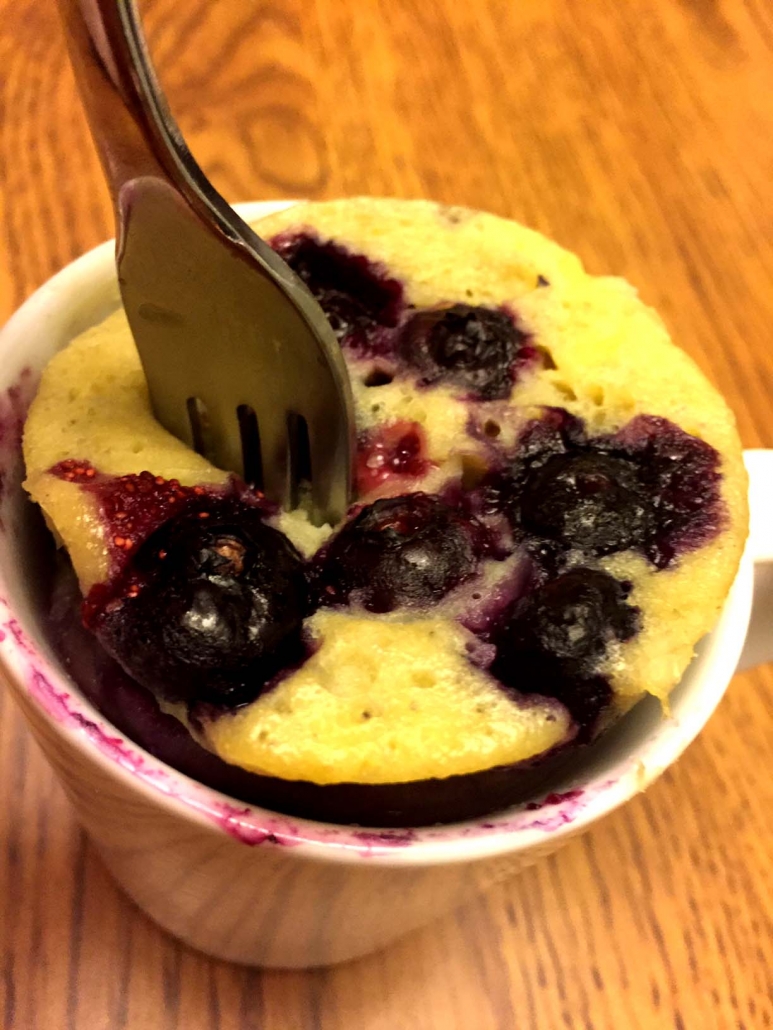 healthy blueberry banana mug cake