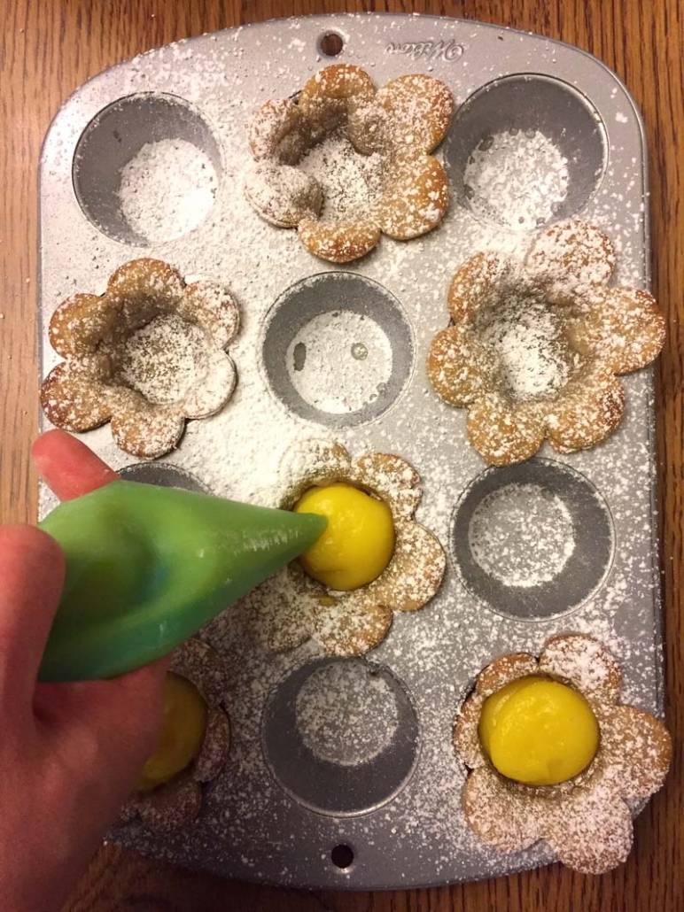 lemon pudding filling for flower shaped pastries