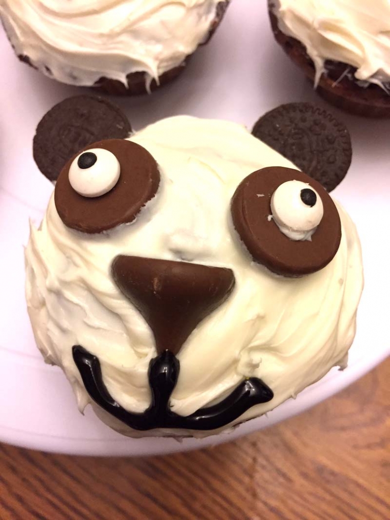 oreo panda cupcakes