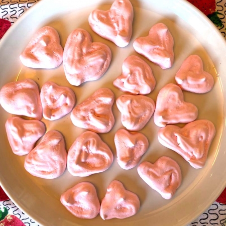 heart shaped meringues