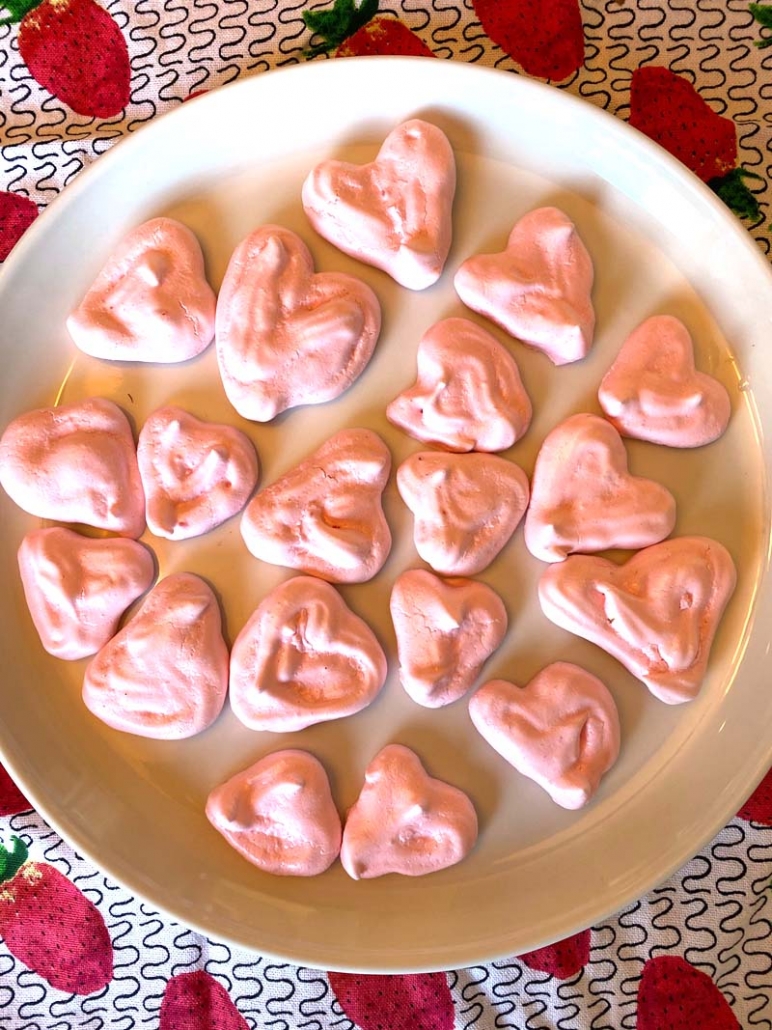 heart shaped meringues