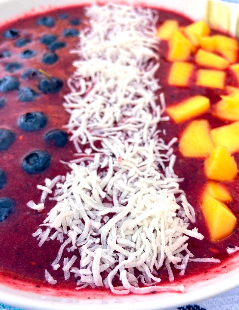 berry smoothie bowl