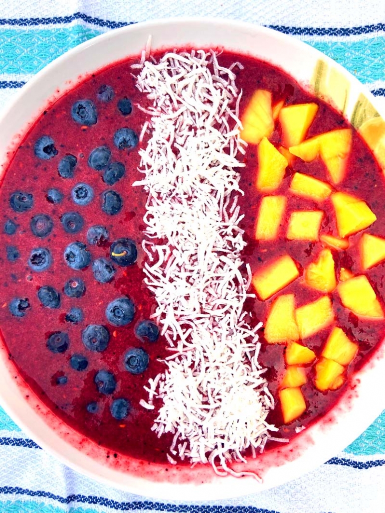 tropical smoothie bowl