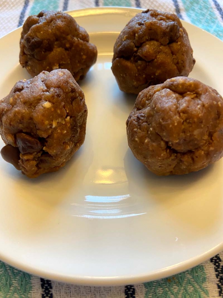 vegan healthy energy balls chickpeas