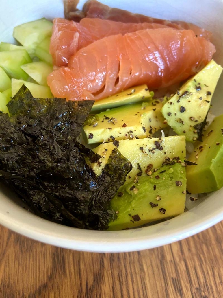 Homemade easy poke bowl