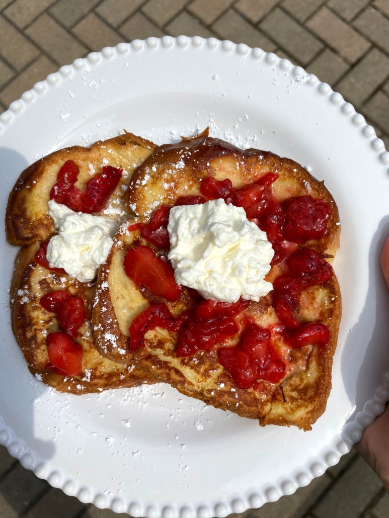 french toast strawberries