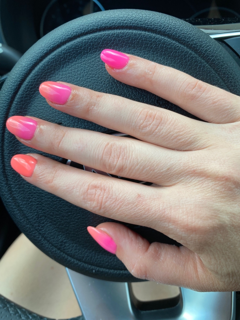 ombre nails pink