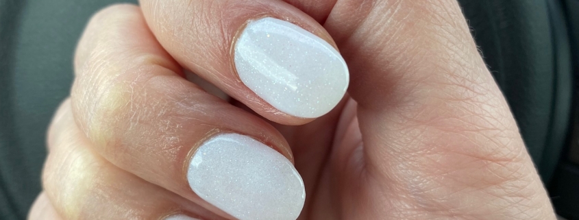 winter white nails
