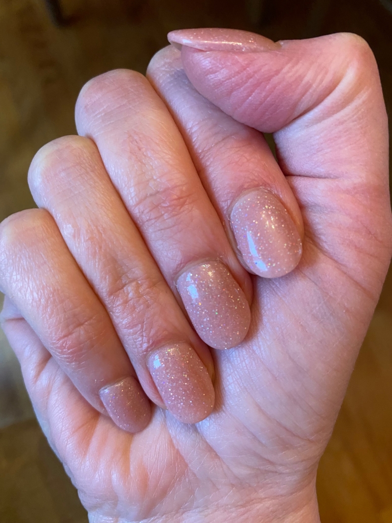 nude nails glitter