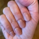 nude nails glitter