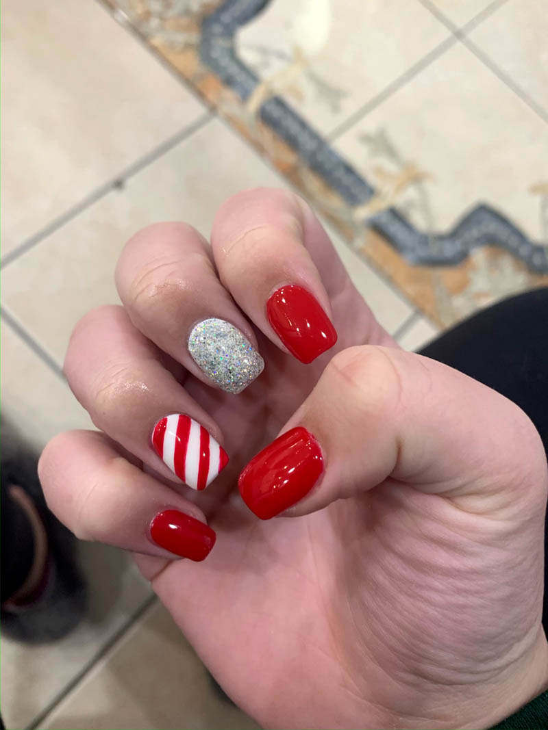 Christmas Candy Cane Nail Ideas