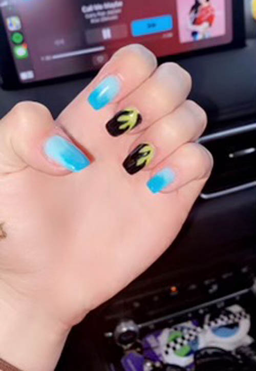 Natural Nail Art Of The Week – Black And Blue And Floral All Over |  Baroquen Nails