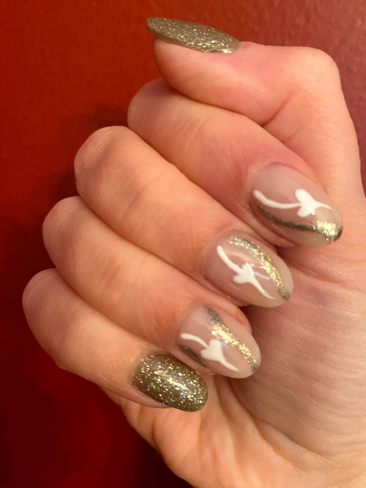 Champagne Gold And White Nails Design – Vibrant Guide