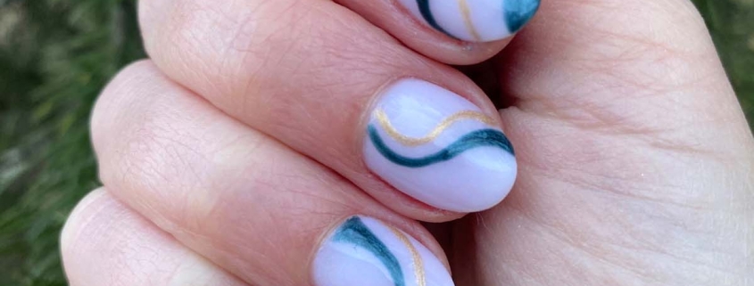 Emerald Green And Gold Holiday Nails Design