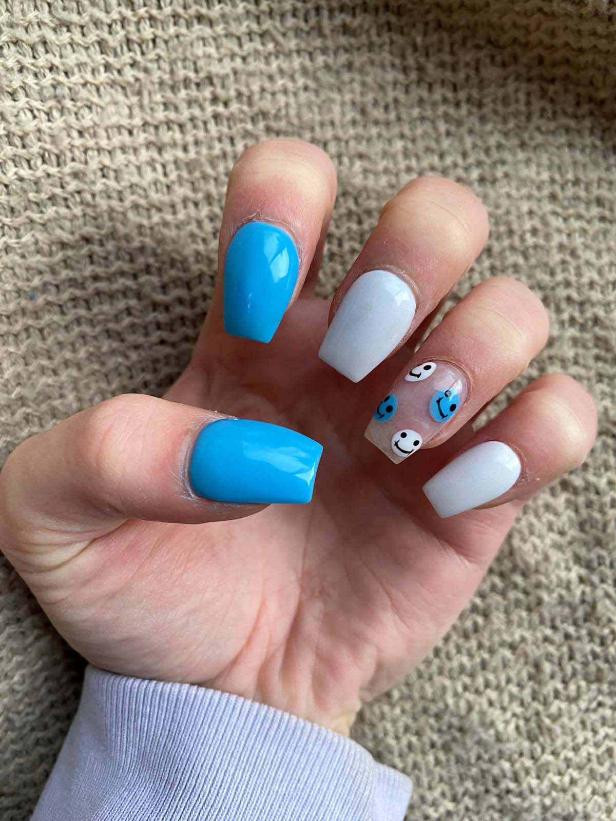 How To Do Smiley Face Nails In Blue And White 