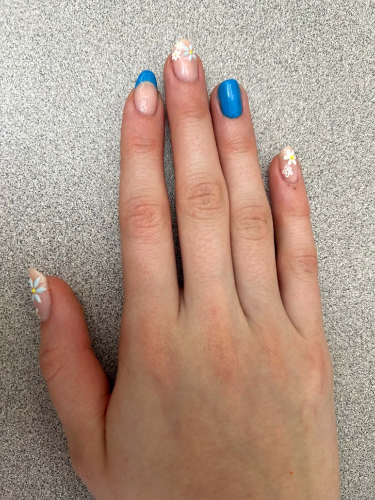 Cute blue nails flowers