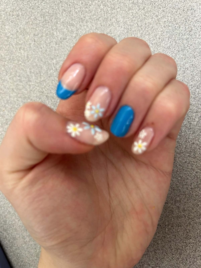 Blue summer nails with flowers