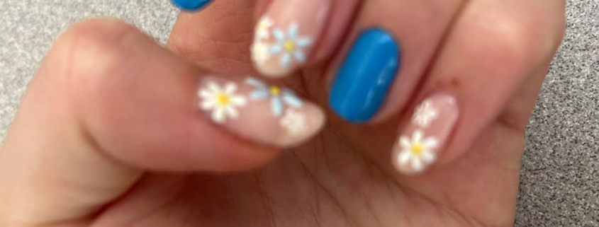 Blue summer nails with flowers