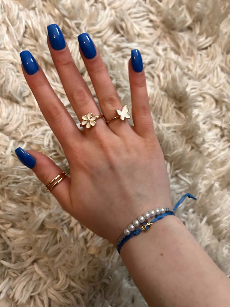 Blue nails winter