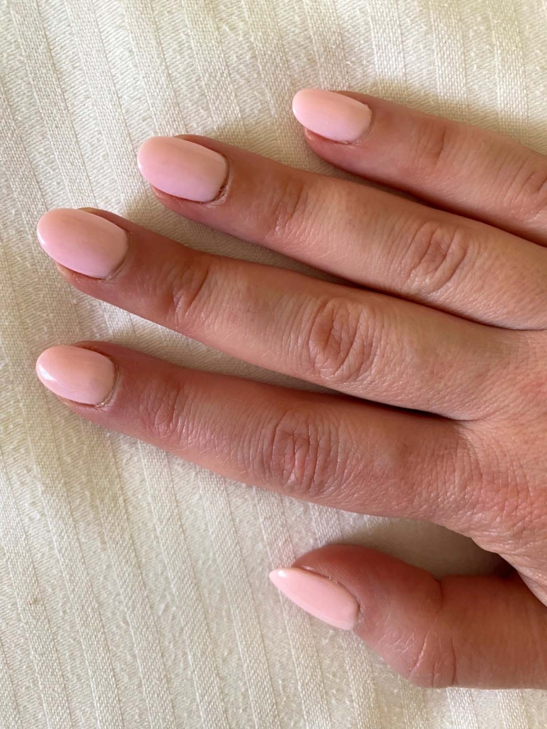 Light pink nail 