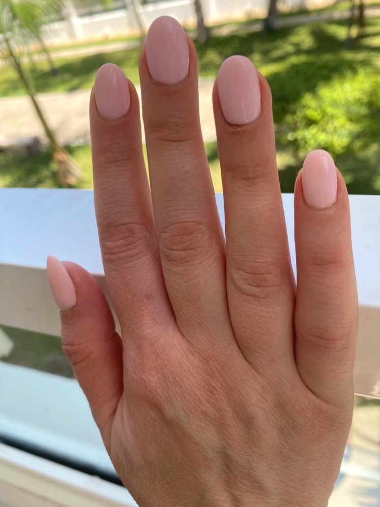 Pastel pink nail 