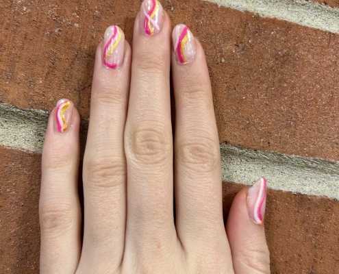 Pink nails gold