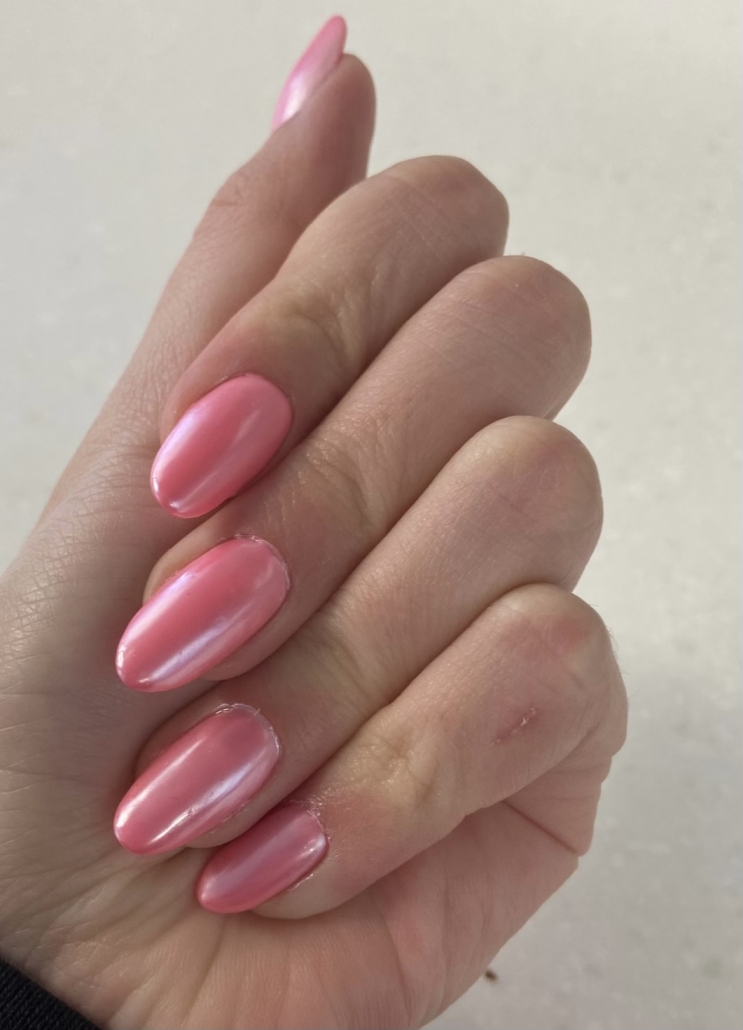 Pearl pink nails 