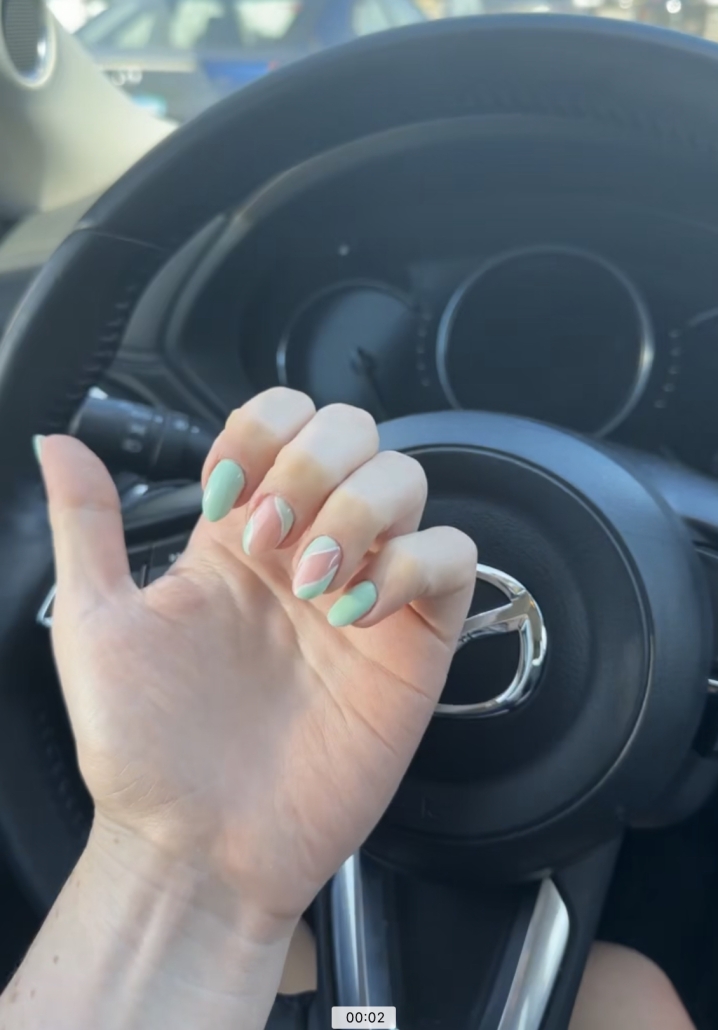 Green nail idea
