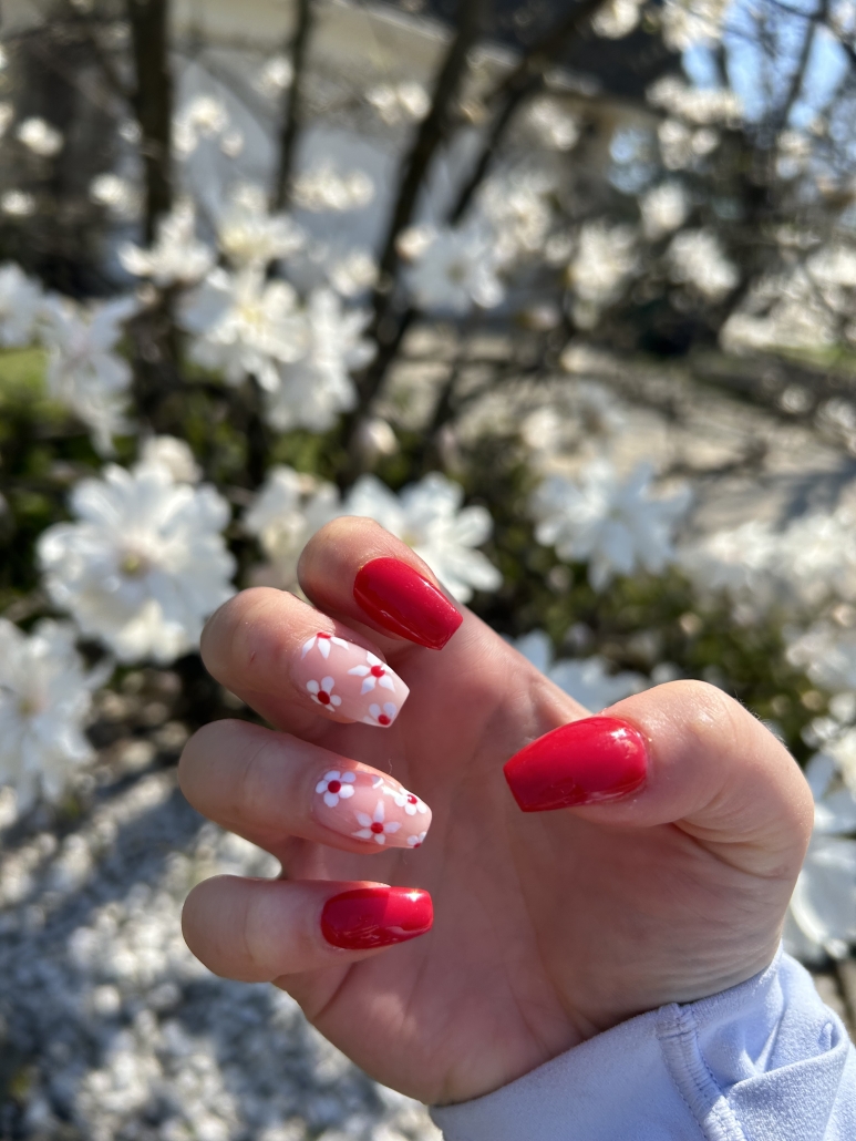 Red summer nails