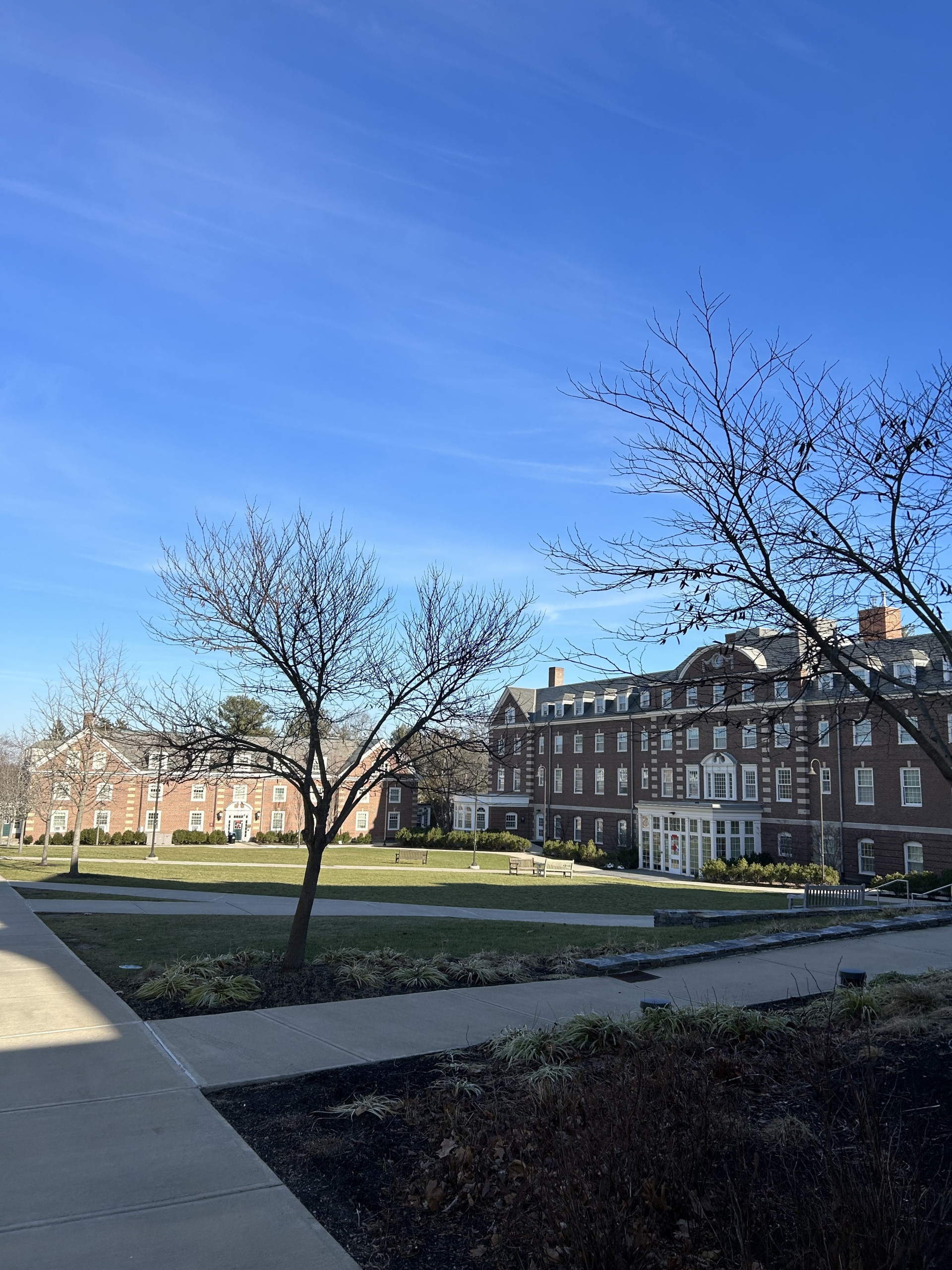 What to Wear on a College Tour