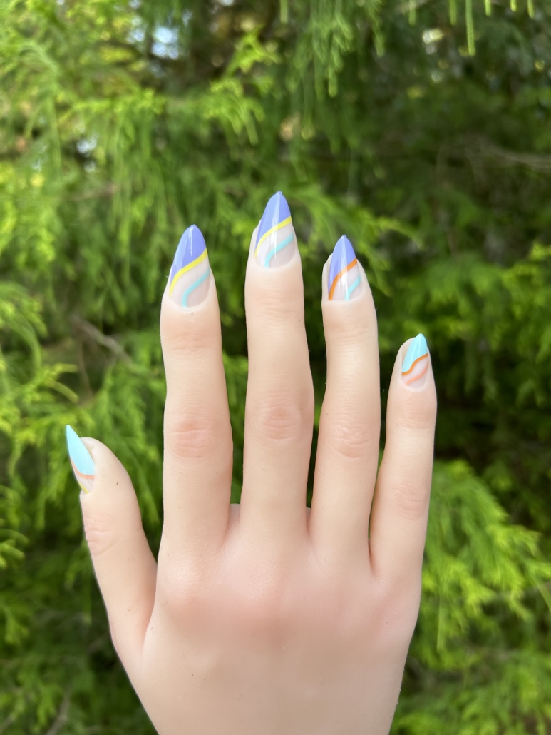 Swirls nails