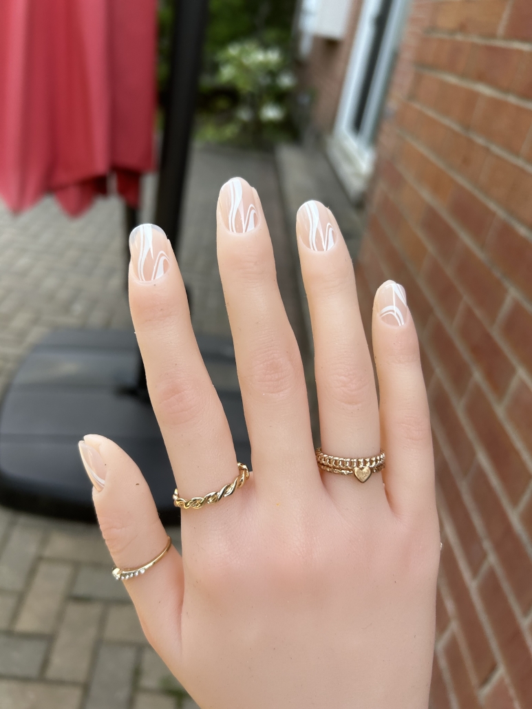 White lines nails