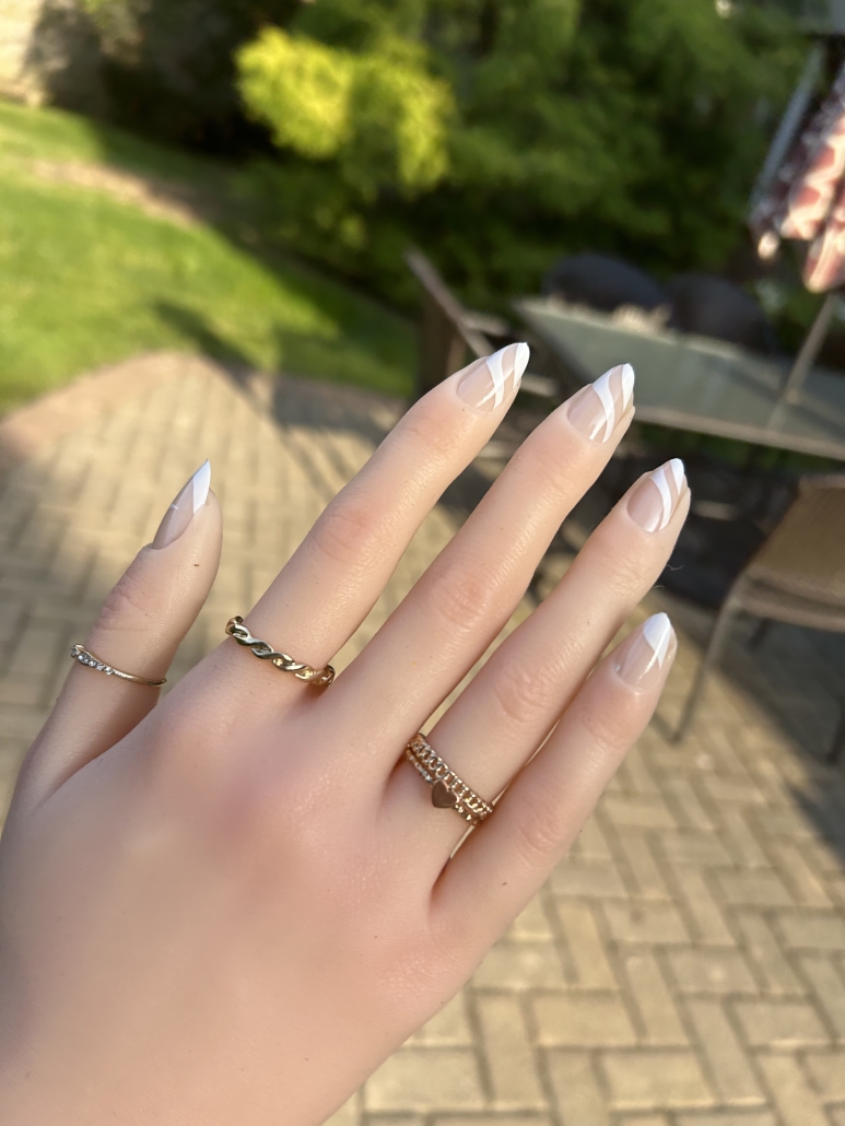 Wavy white nude nails