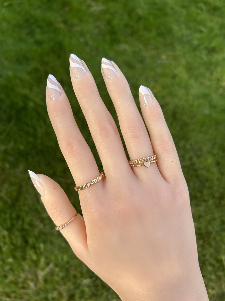 White stripes nails